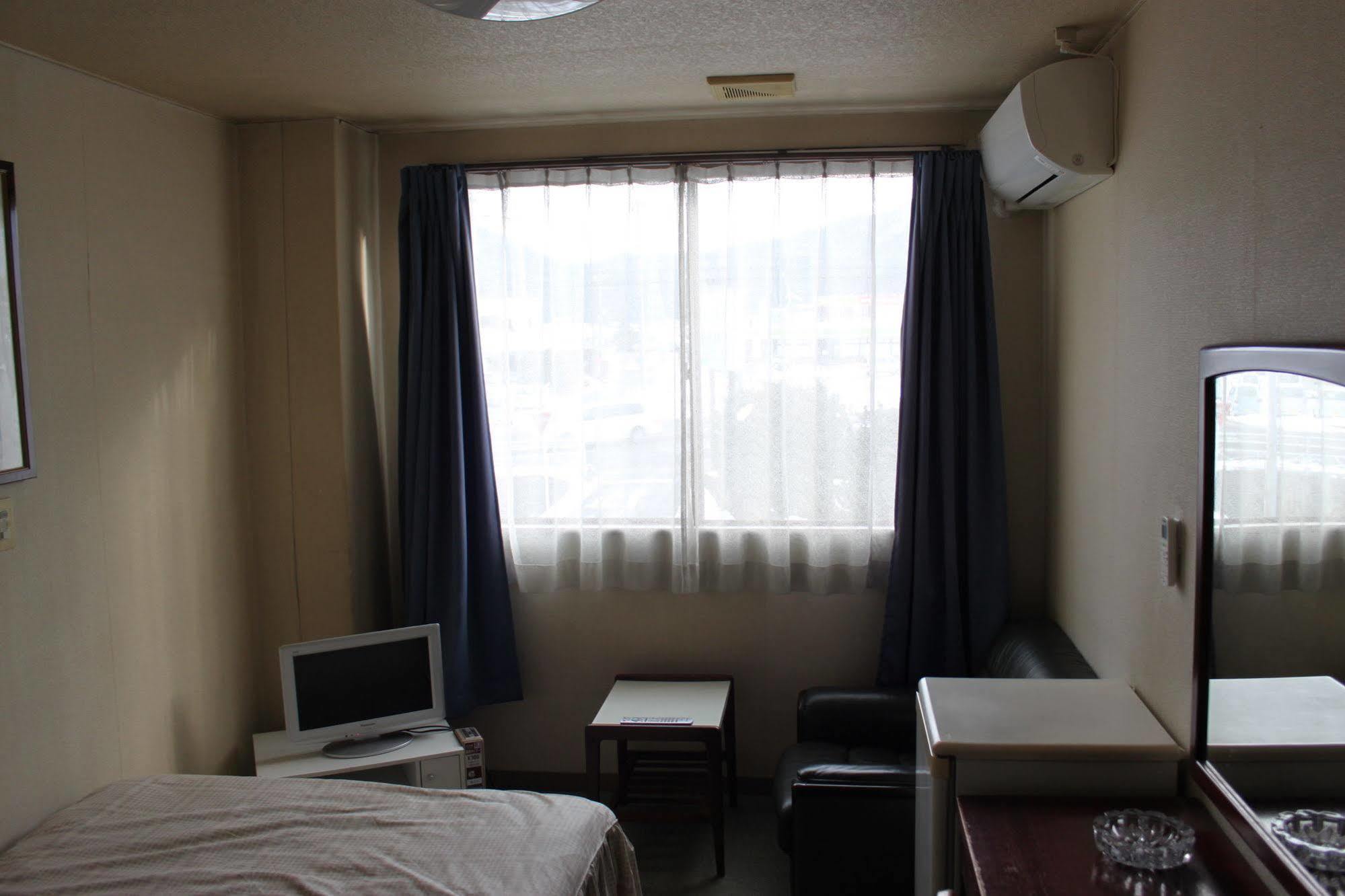 Business Hotel Fujimi Фудзі-Йосіда Екстер'єр фото